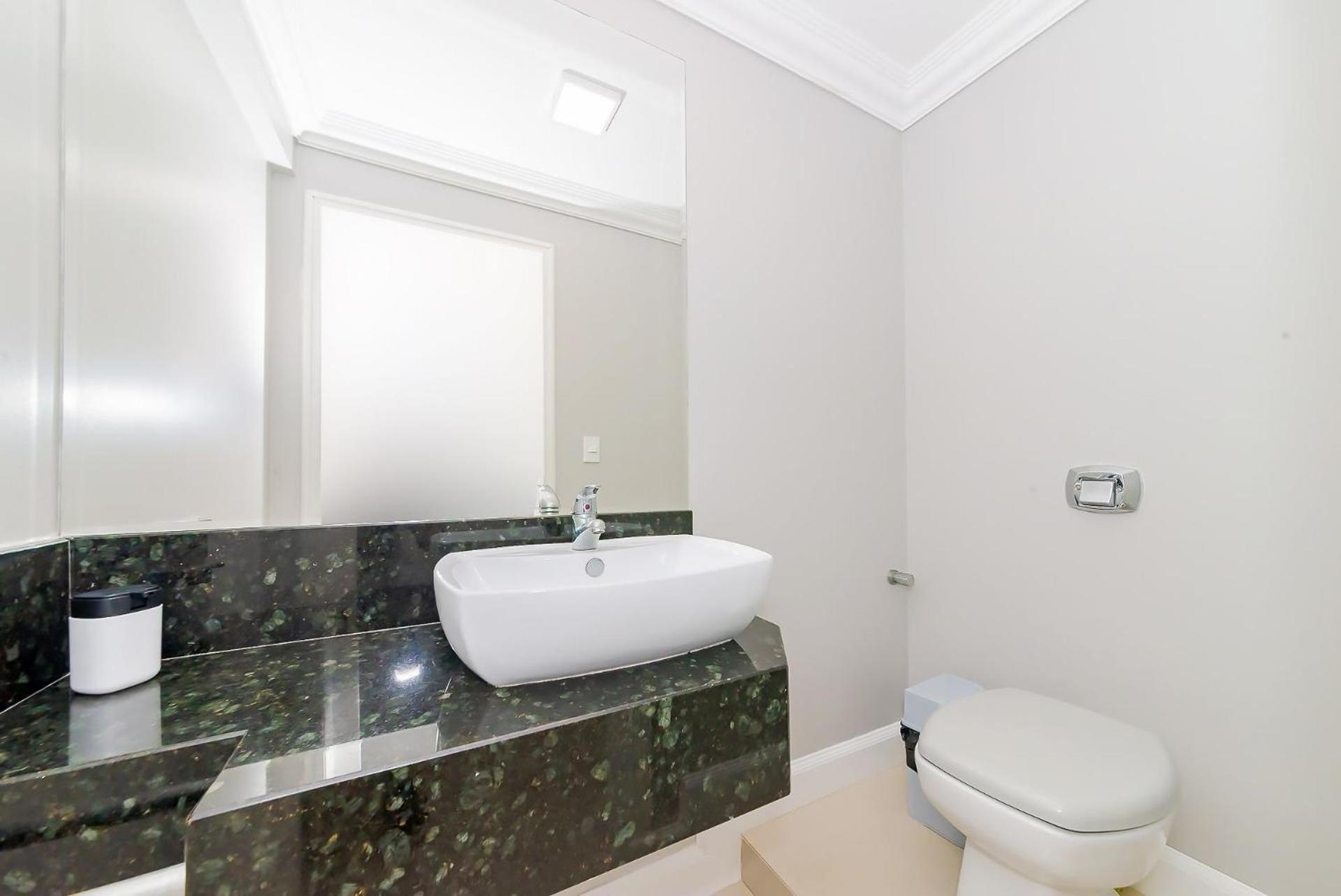 Apto Amplo 1Suite Mais 2Quartos - Quadra Mar 50M Da Praia - Somente Familiares Balneario Camboriu Exterior photo