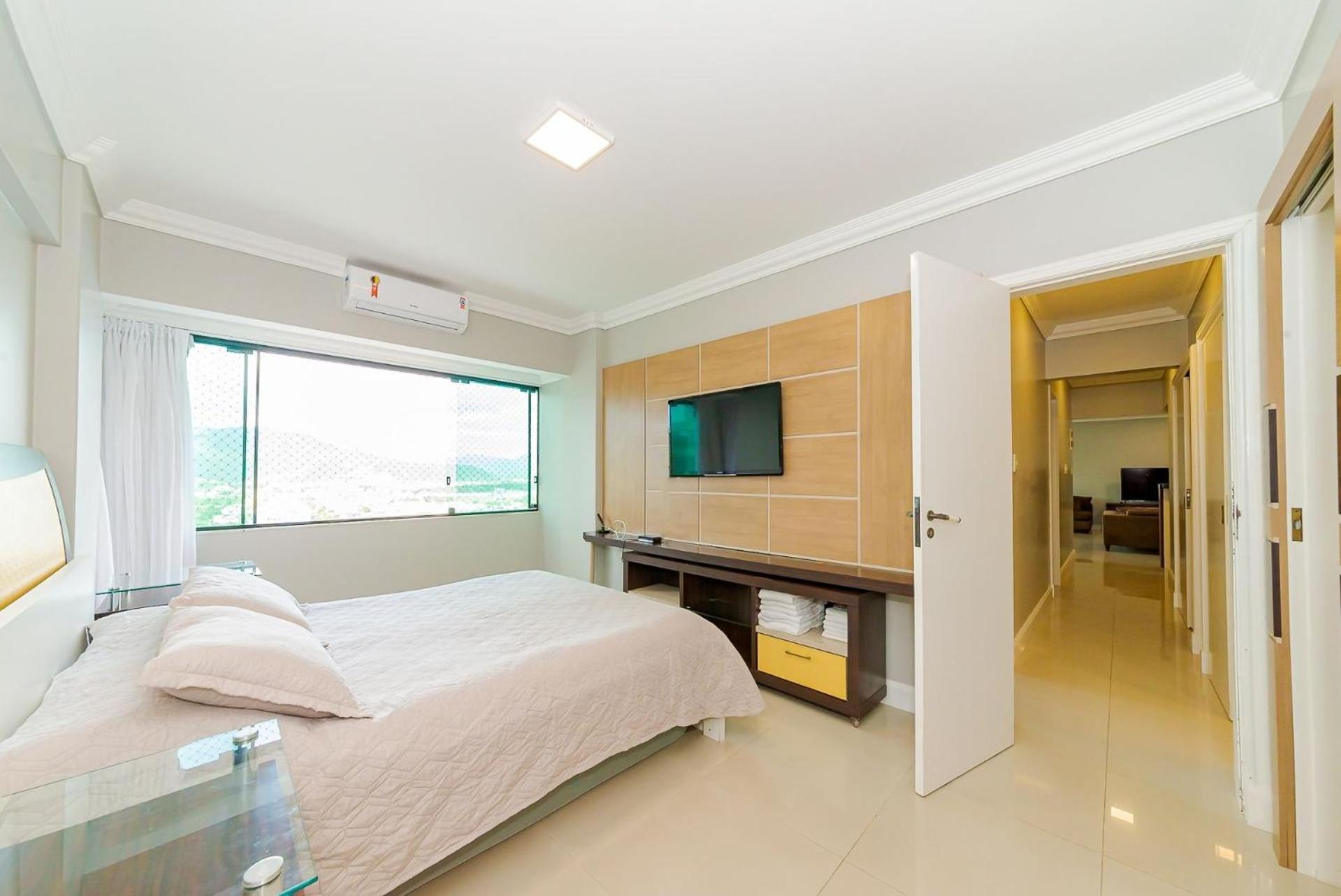 Apto Amplo 1Suite Mais 2Quartos - Quadra Mar 50M Da Praia - Somente Familiares Balneario Camboriu Exterior photo