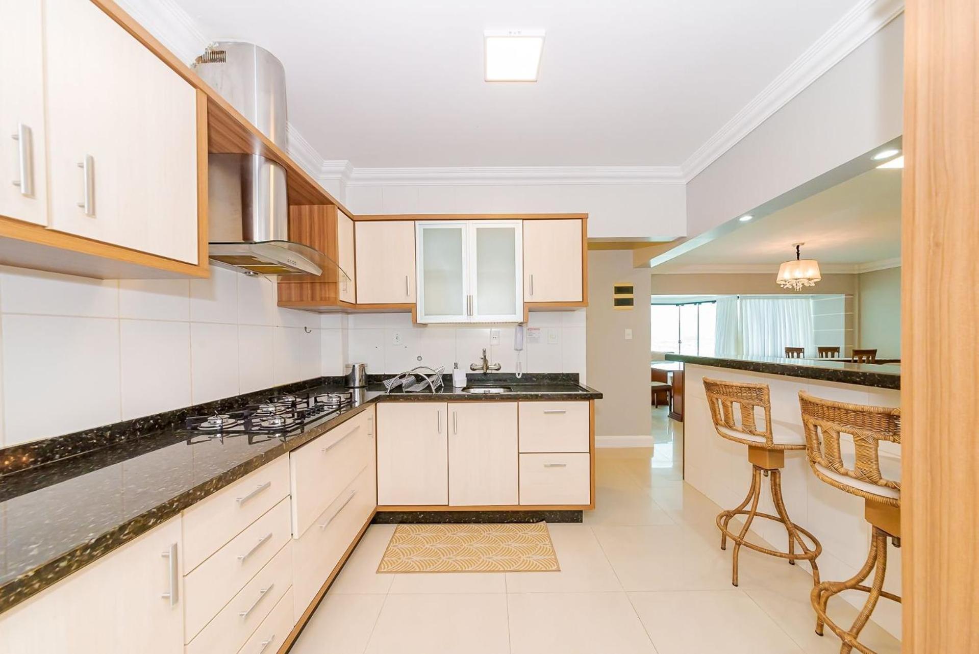 Apto Amplo 1Suite Mais 2Quartos - Quadra Mar 50M Da Praia - Somente Familiares Balneario Camboriu Exterior photo